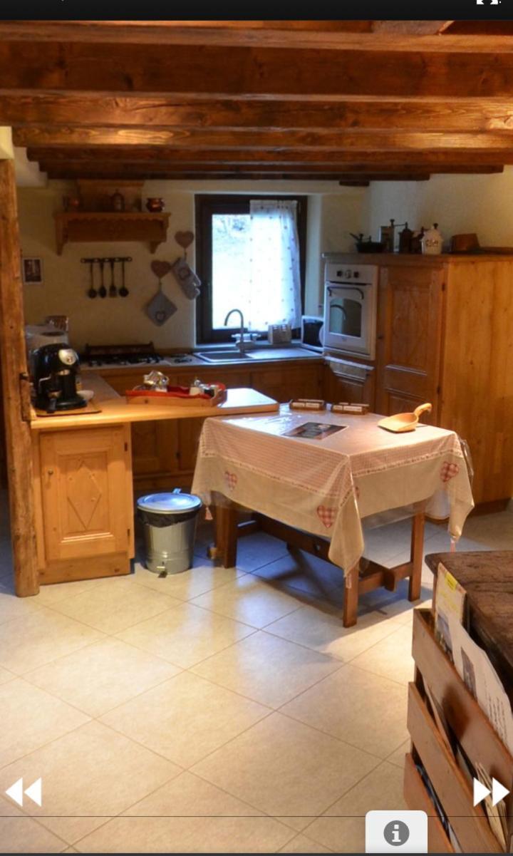 Appartement Les Chevreuils à Arvier Chambre photo